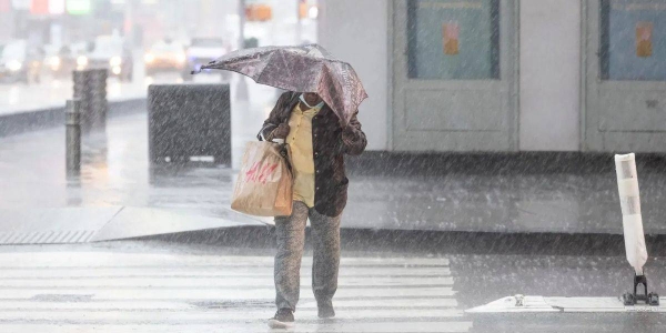 أمطار وتساقطات ثلجية مرتقبة اليوم الأحد بعدة مناطق