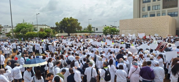 بالصور.. الصيادلة يرفصون فتح رأسمال القطاع لغير المهنيين